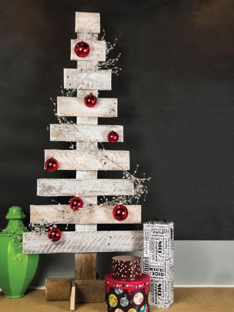 Christmas Pallet Ideas: Rustic Charm for Your Holiday Decor